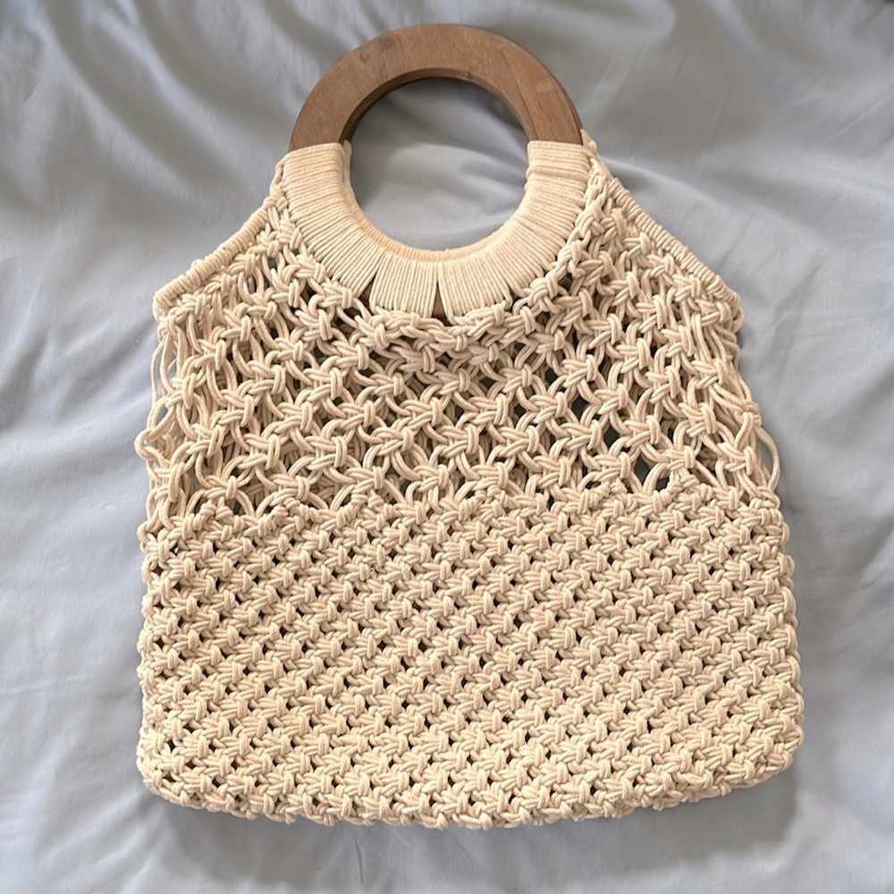 Woven macrame bag with wooden handles